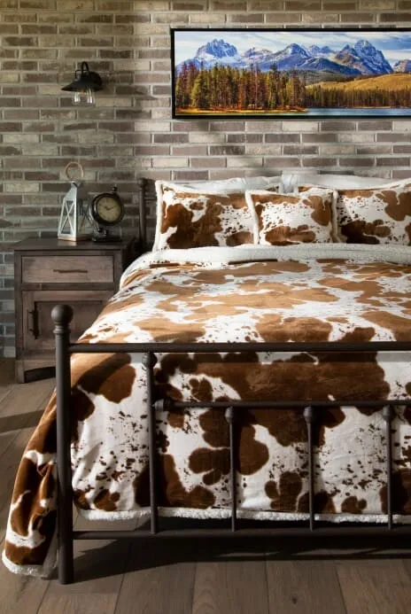 Cowhide Sherpa Lodge Blanket Set