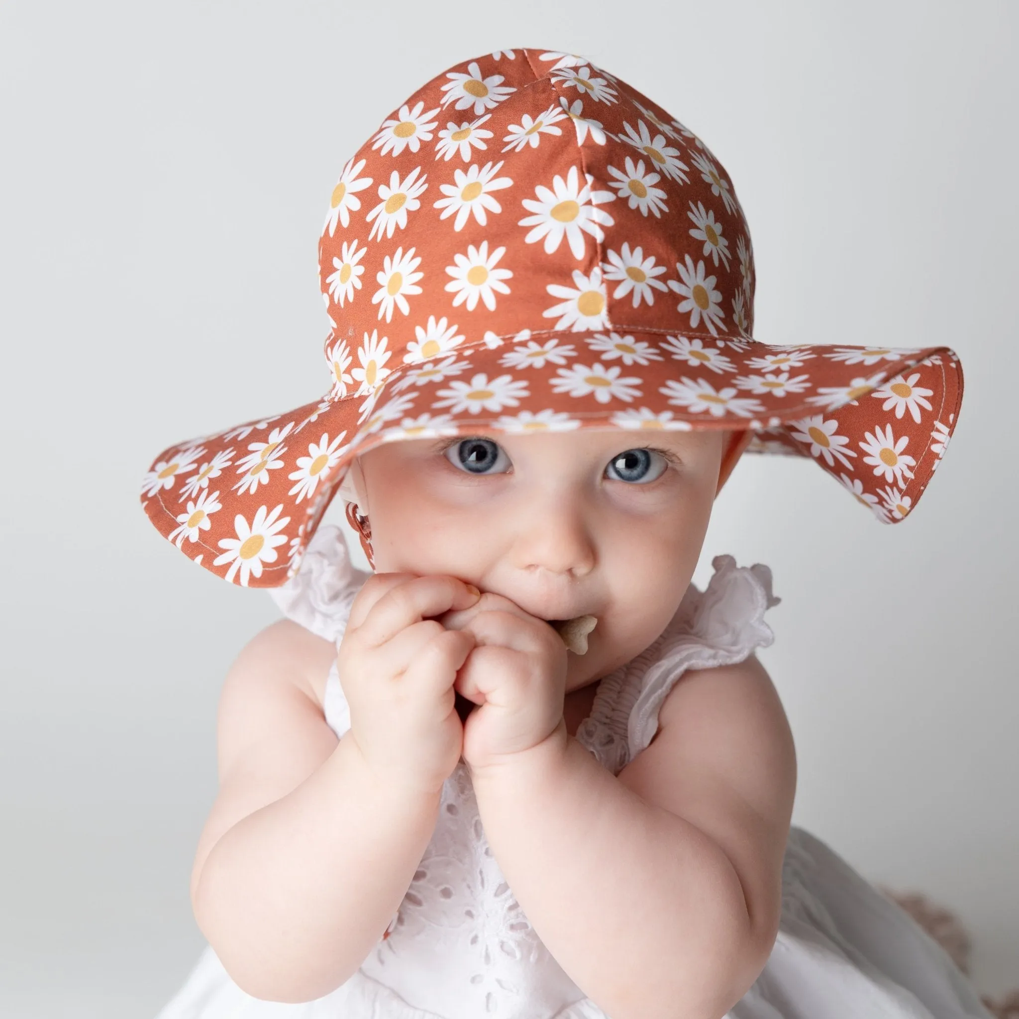 Ginger Daisy Sunhat UPF 50  with Adjustable Breakaway Strap